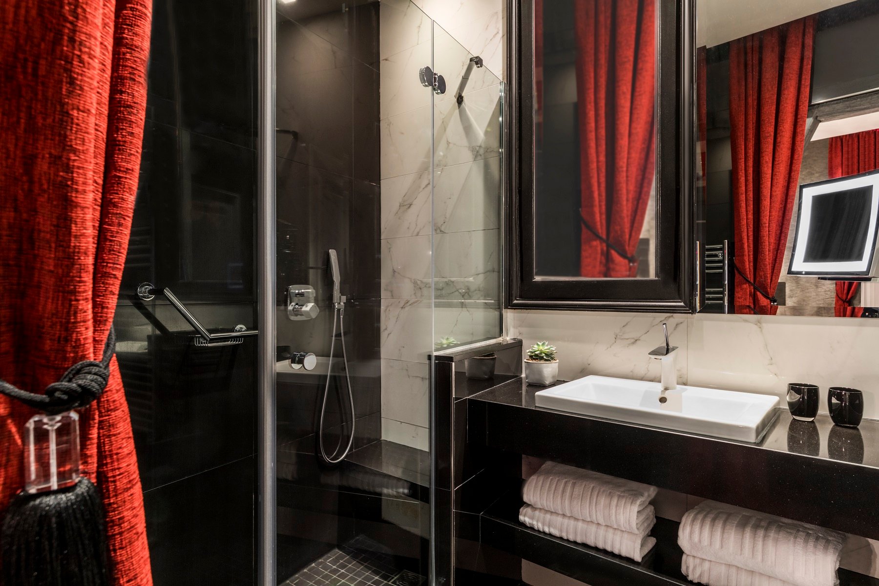 Maison Albar Hotels Le Champs-Elysées cuarto de baño habitación superior